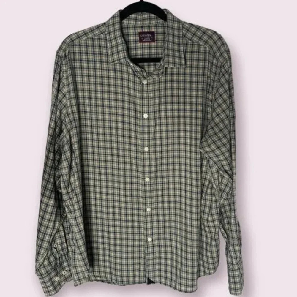 UNTUCKit Blue and White Plaid Button Down Shirt